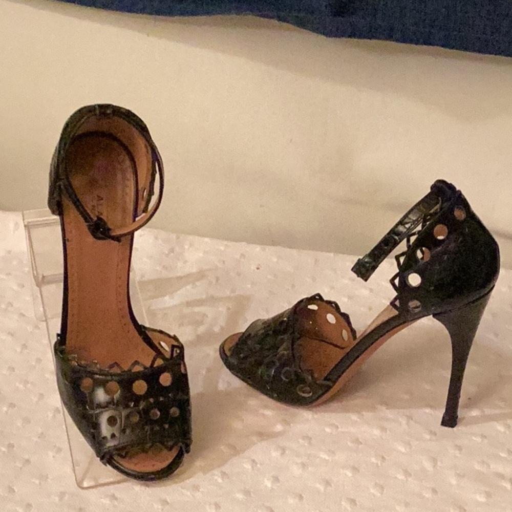 Alaina Paris black laser cut stiletto heels ankle straps leather sandals #37/7 M